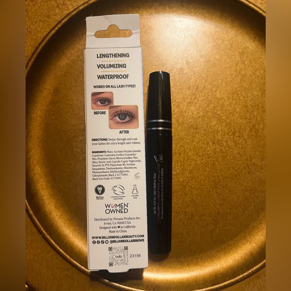 Mascara - Picture 2 of 2